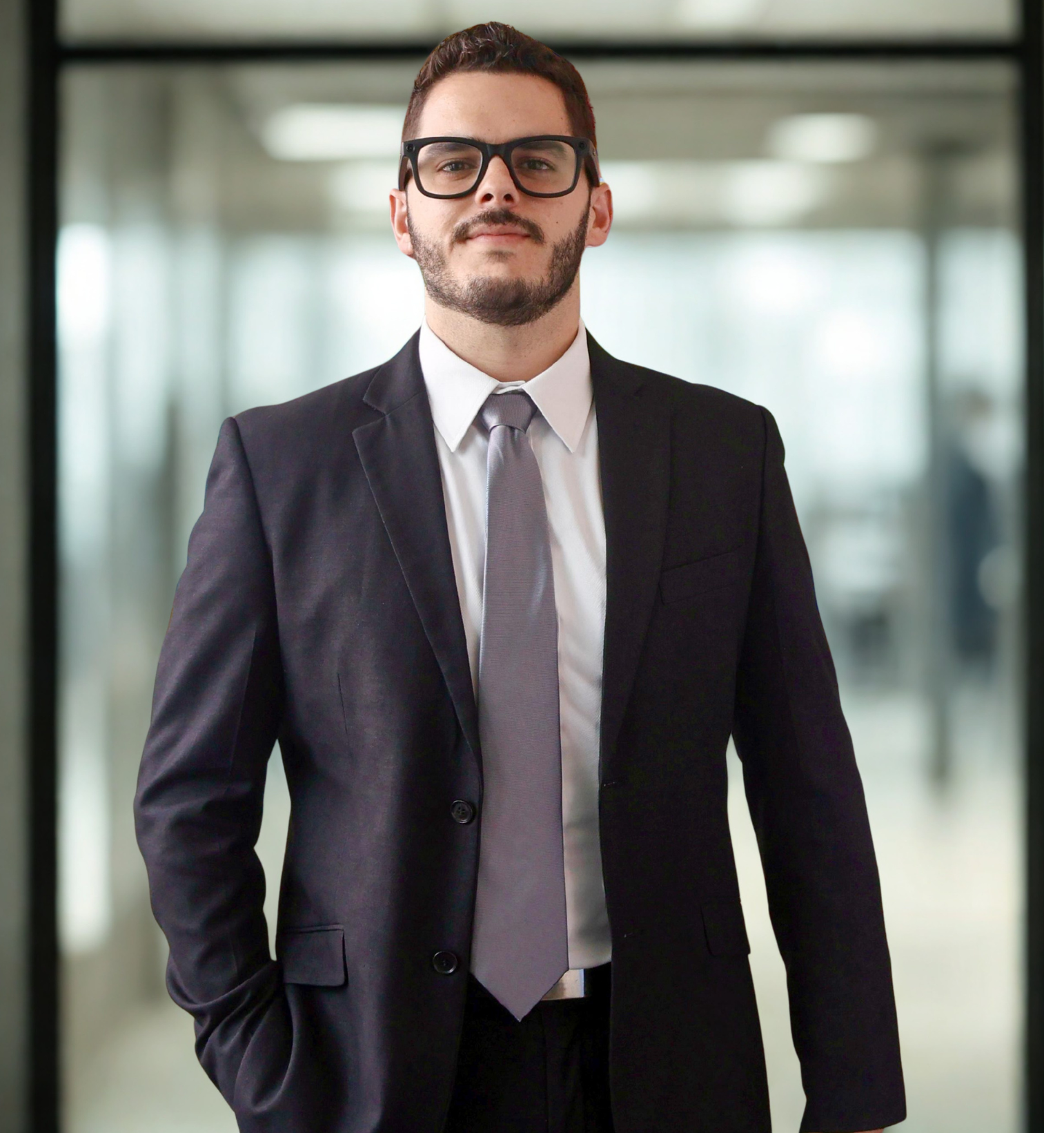 Alejandro Henao en su oficina